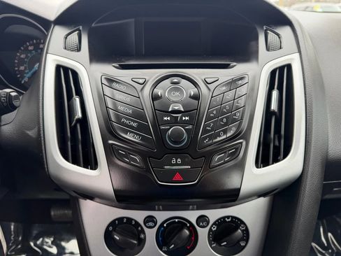 Used 2014 Ford Focus SE w/ Equipment Group 201A FWD image 15