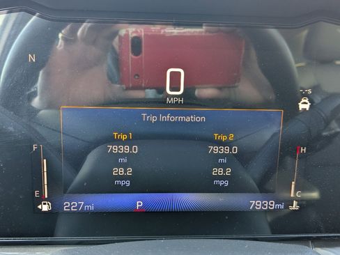 Used 2025 Chevrolet Trax ACTIV w/ Sunroof Package image 17