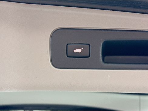 Used 2016 Honda Odyssey Touring Elite image 31