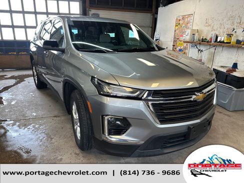 Used 2023 Chevrolet Traverse LS image 8