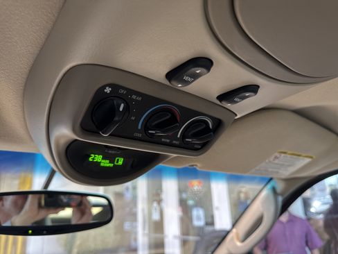 Used 2005 Ford Excursion Limited image 35