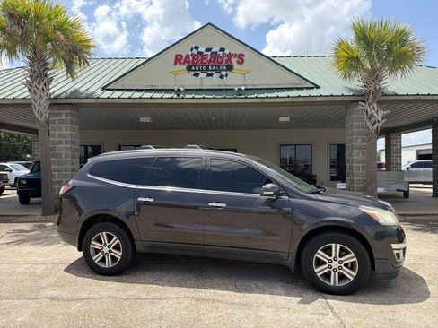 Used 2017 Chevrolet Traverse LT w/ Traveler's Package FWD image 1