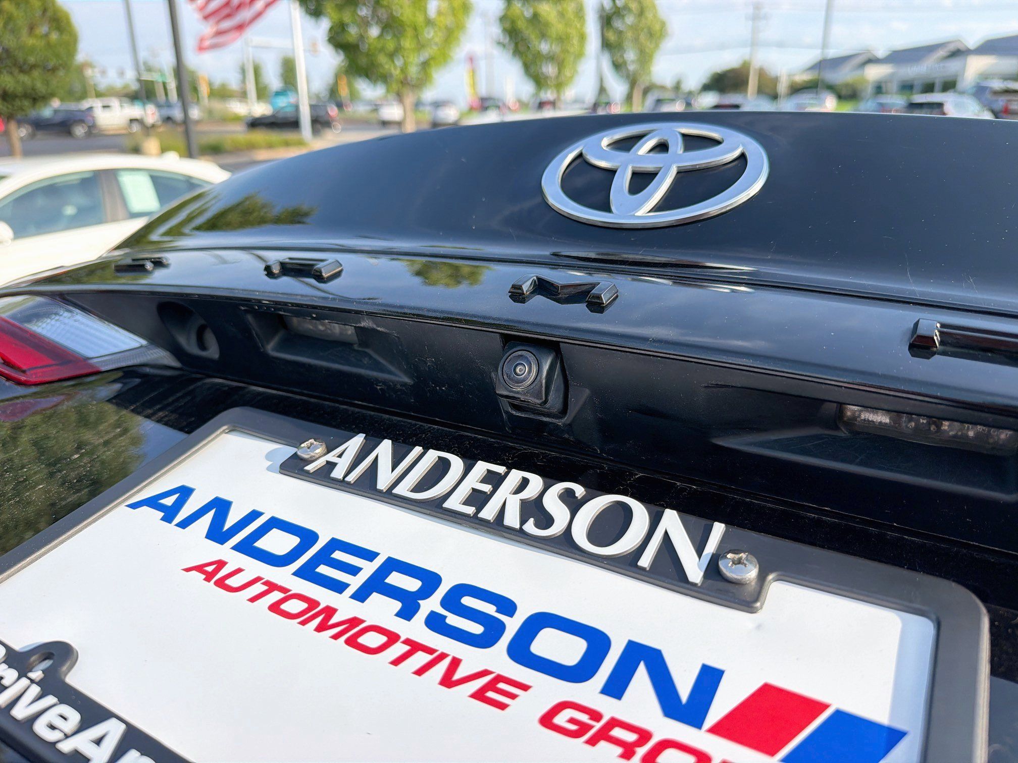 Used 2025 Toyota Camry SE FWD image 8