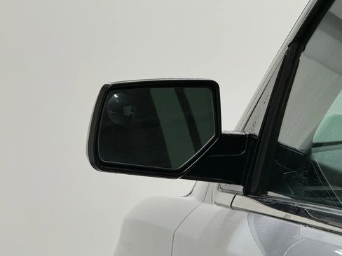 Used 2015 Chevrolet Suburban LT image 49