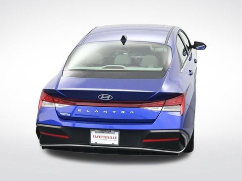 Used 2025 Hyundai Elantra SEL FWD image 26