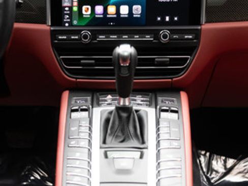 Used 2021 Porsche Macan Turbo w/ Premium Package Plus (PF0) image 84