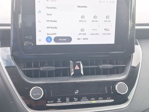 Used 2024 Toyota Corolla LE image 31