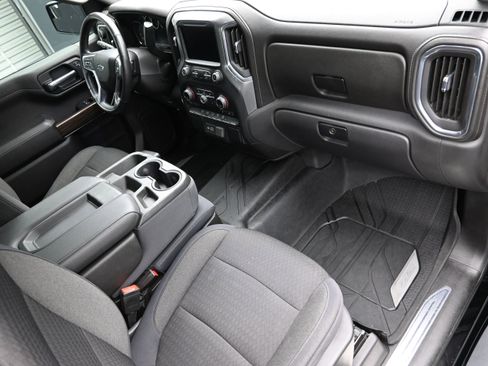 Used 2019 Chevrolet Silverado 1500 LT Trail Boss w/ Convenience Package AWD/4WD image 36
