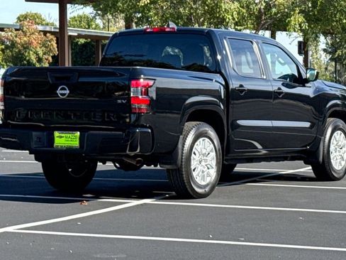 Used 2023 Nissan Frontier SV w/ Technology Package image 11