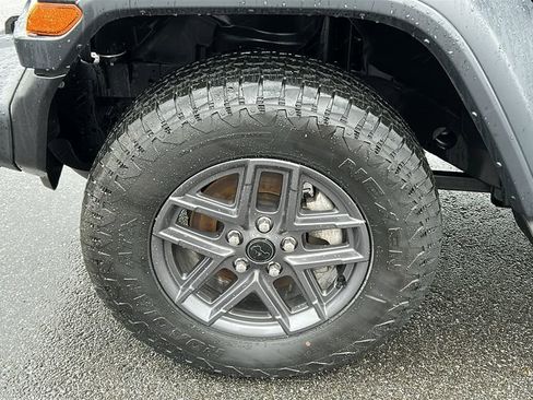 Used 2024 Jeep Wrangler Sport S image 9