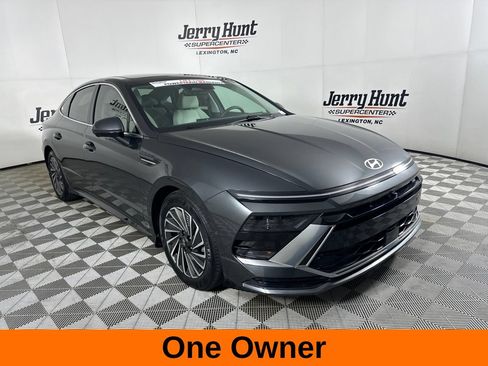 Used 2025 Hyundai Sonata Limited FWD image 4