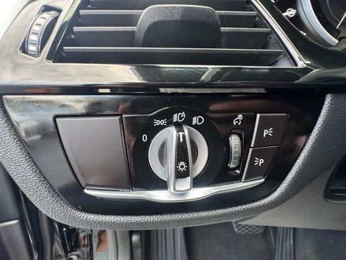 Used 2019 BMW 530e xDrive image 26