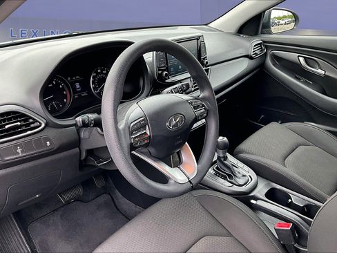 Used 2018 Hyundai Elantra GT FWD image 17