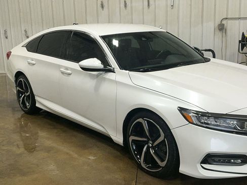 Used 2019 Honda Accord Sport image 4
