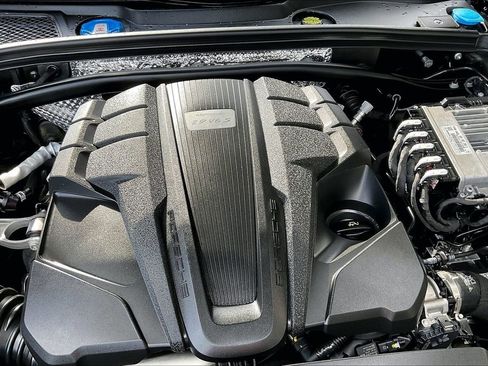 Used 2023 Porsche Macan S image 33