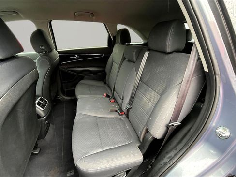 Used 2020 Kia Sorento L FWD image 22