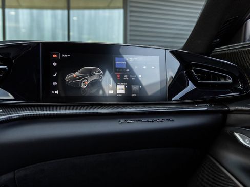 Used 2024 Ferrari Purosangue image 34