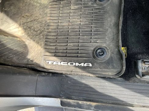 Used 2025 Toyota Tacoma SR w/ SR Upgrade Package AWD/4WD image 16