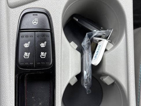 Used 2017 Kia Niro Touring w/ Advanced Technology Package image 53