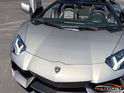 Used 2017 Lamborghini Aventador LP 700-4 AWD/4WD image 4