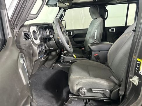 Used 2024 Jeep Wrangler Unlimited w/ Convenience Group image 11