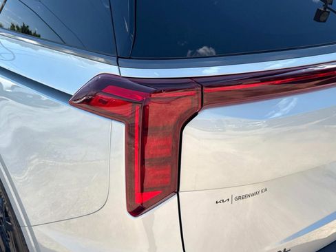 New 2026 Kia Carnival SX w/ SX Dark Edition Package image 11