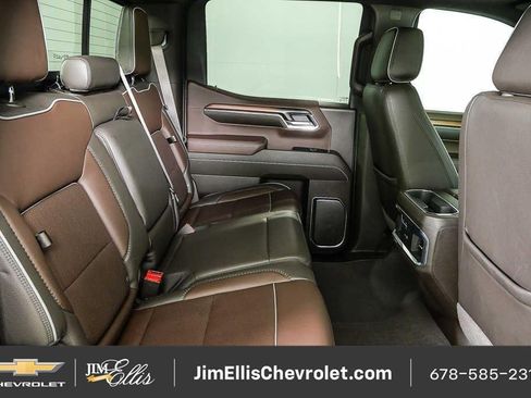 Used 2025 GMC Sierra 1500 Denali w/ Technology Package AWD/4WD image 18