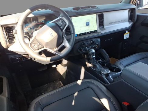 New 2025 Ford Bronco Outer Banks w/ Sasquatch Package image 6