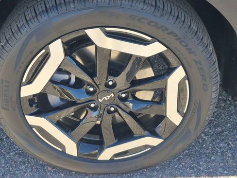 Certified 2025 Kia Telluride S image 22