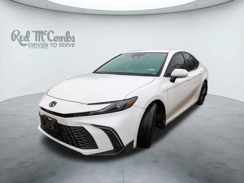 Used 2025 Toyota Camry SE w/ Convenience Package FWD image 1