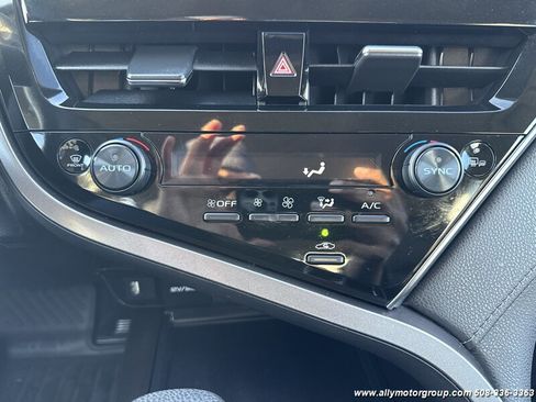 Used 2022 Toyota Camry LE image 21