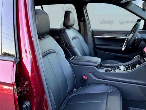 New 2025 Jeep Grand Cherokee Limited w/ Luxury Tech Group II image 14