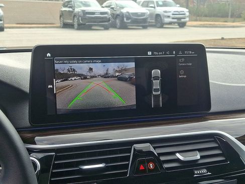 Used 2023 BMW 530i w/ Premium Package image 18