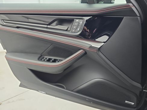 Certified 2025 Porsche Panamera 4 AWD/4WD image 29