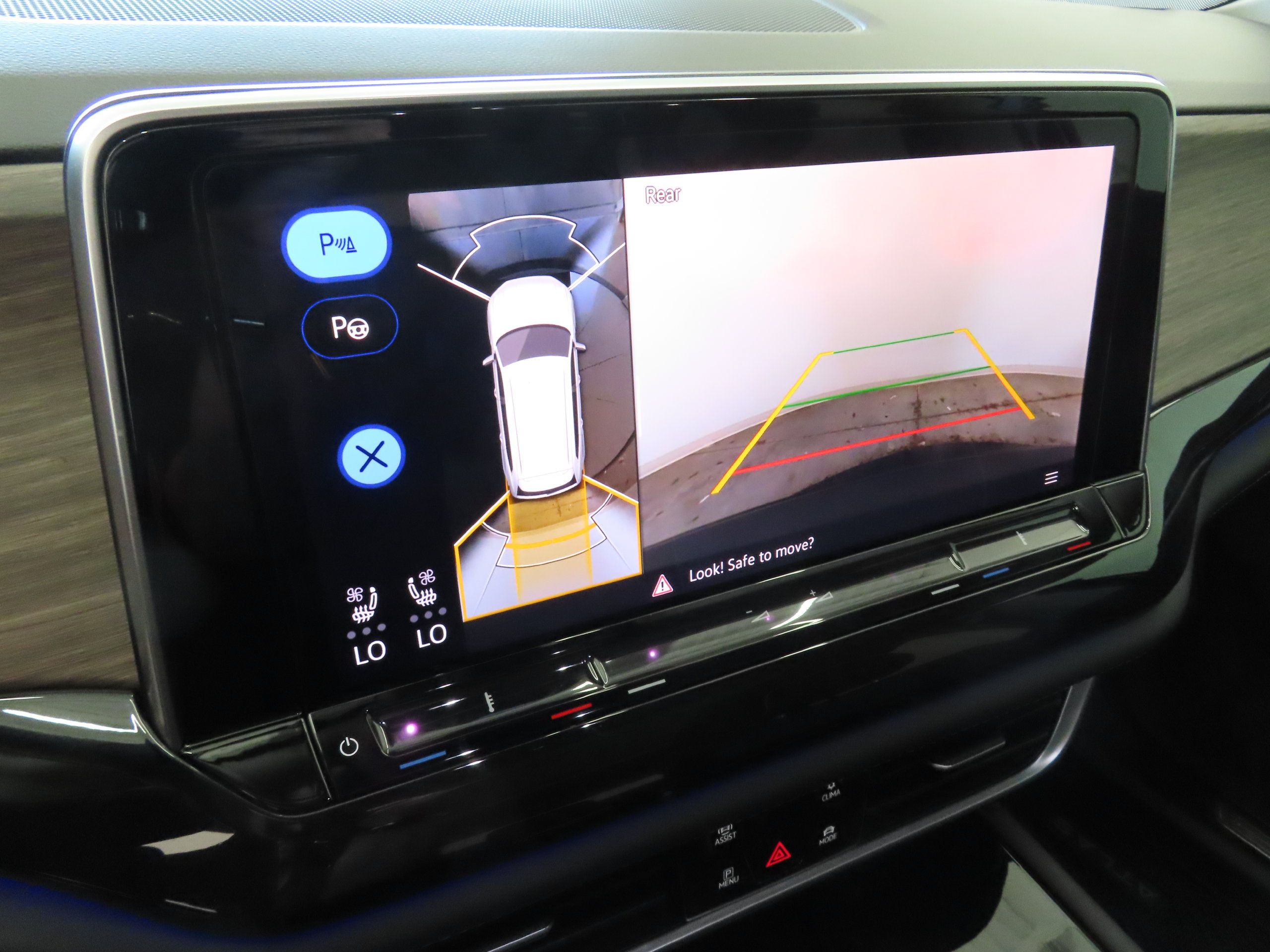 New 2025 Volkswagen Atlas SEL Premium R-Line AWD/4WD image 17