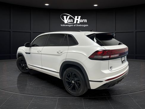 Used 2025 Volkswagen Atlas Cross Sport SEL R-Line AWD/4WD image 5