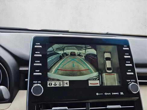 Used 2019 Toyota Avalon Limited image 17
