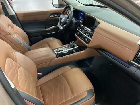 Used 2024 Nissan Pathfinder Platinum w/ Cargo Package image 19