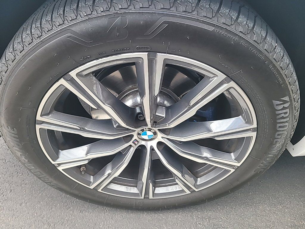 Certified 2024 BMW X5 xDrive40i w/ Executive Package AWD/4WD image 7