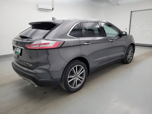 Used 2019 Ford Edge Titanium w/ Cold Weather Package AWD/4WD image 10