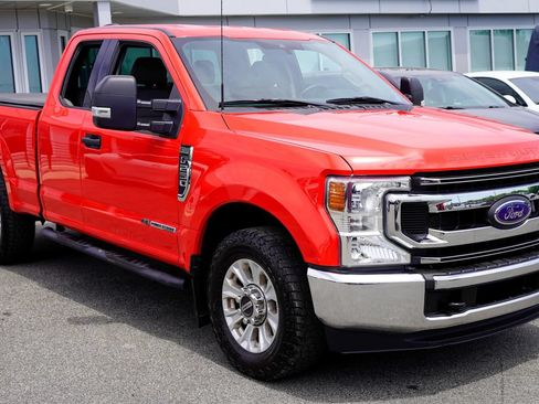 Used 2022 Ford F250 XLT RWD image 3