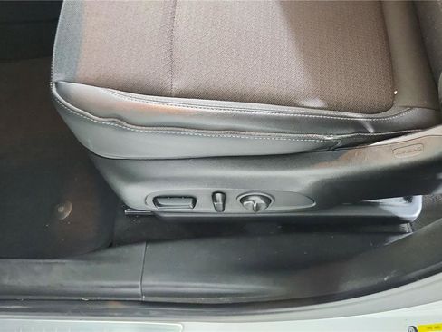 Used 2021 Buick Encore GX Preferred w/ Cold Weather Comfort Package FWD image 11