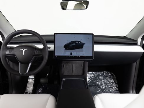 Used 2024 Tesla Model Y Long Range image 34