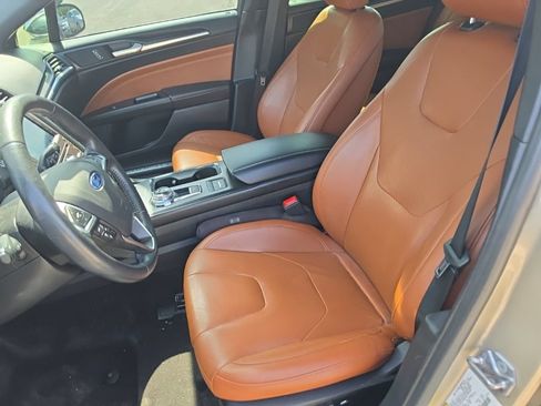Used 2019 Ford Fusion Titanium FWD image 5