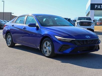 New 2026 Hyundai Elantra SE