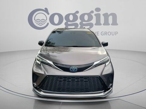 Used 2022 Toyota Sienna XSE FWD image 10