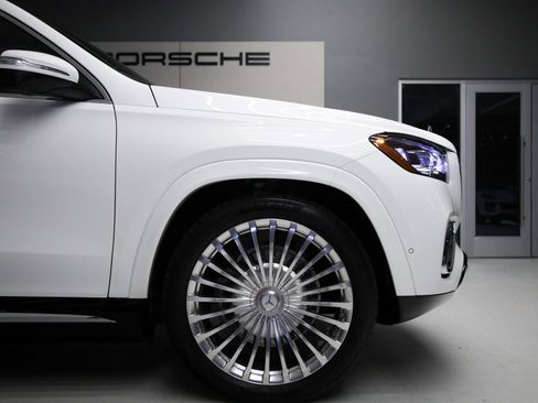 Used 2026 Mercedes-Benz Maybach GLS 600 4MATIC image 11