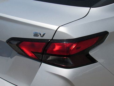 Certified 2023 Nissan Versa SV FWD image 10