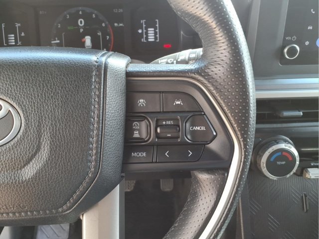 Used 2025 Toyota 4Runner SR5 AWD/4WD image 17