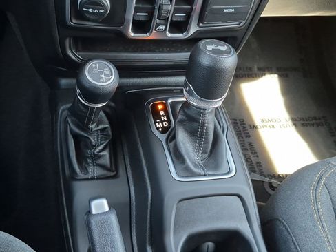 Used 2025 Jeep Wrangler Unlimited Sahara w/ Safety Group AWD/4WD image 25